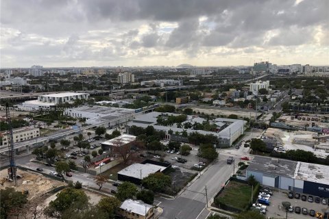 Condo in Miami, Florida, 1 bedroom  № 1395893 - photo 16