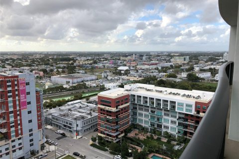 Condo in Miami, Florida, 1 bedroom  № 1395893 - photo 15