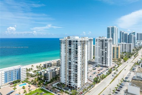 Condominio en venta en Hollywood, Florida, 1 dormitorio, 91.04 m2 № 1395862 - foto 24