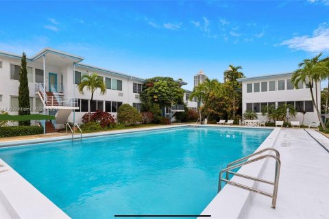 Copropriété à vendre à Miami Beach, Floride: 1 chambre, 69.68 m2 № 1236311 - photo 2