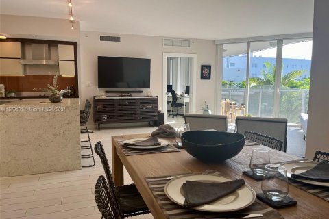 Condo in Miami Beach, Florida, 1 bedroom  № 1153393 - photo 19