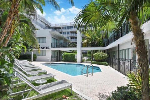 Condo in Miami Beach, Florida, 1 bedroom  № 1153393 - photo 4