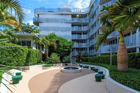 Condo in Miami Beach, Florida, 1 bedroom  № 1153393 - photo 3