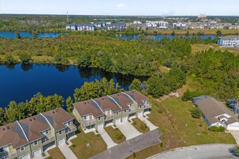 Townhouse in Davenport, Florida 4 bedrooms, 189.06 sq.m. № 1422379 - photo 29