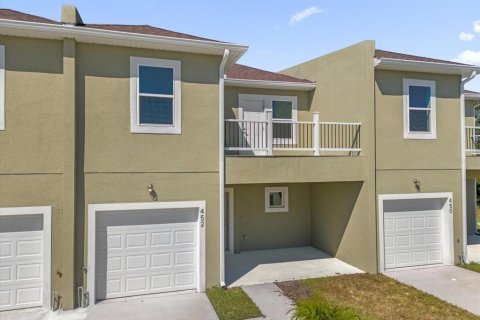 Townhouse in Davenport, Florida 4 bedrooms, 189.06 sq.m. № 1422379 - photo 1