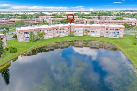 Copropriété à vendre à Sunrise, Floride: 1 chambre, 69.68 m2 № 1318888 - photo 6