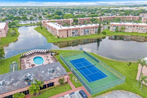 Condominio en venta en Sunrise, Florida, 1 dormitorio, 69.68 m2 № 1318888 - foto 5