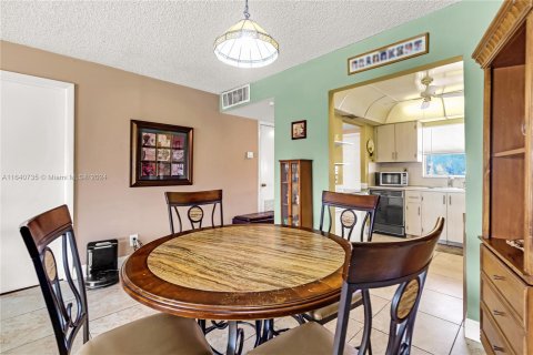 Condo in Sunrise, Florida, 1 bedroom  № 1318888 - photo 16