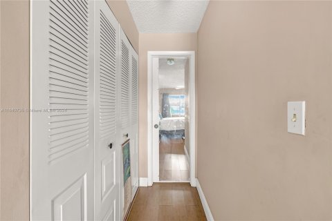 Condo in Sunrise, Florida, 1 bedroom  № 1318888 - photo 22