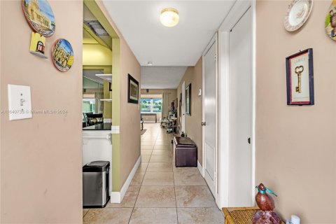 Condo in Sunrise, Florida, 1 bedroom  № 1318888 - photo 10