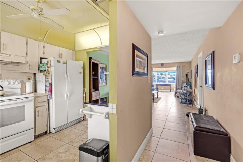 Copropriété à vendre à Sunrise, Floride: 1 chambre, 69.68 m2 № 1318888 - photo 11