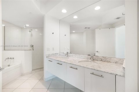 Copropriété à vendre à Miami, Floride: 2 chambres, 111.2 m2 № 1399954 - photo 17