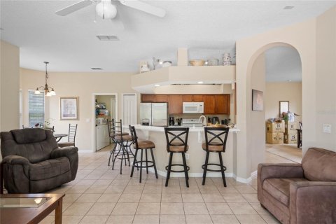 House in Davenport, Florida 5 bedrooms, 255.85 sq.m. № 1243877 - photo 11