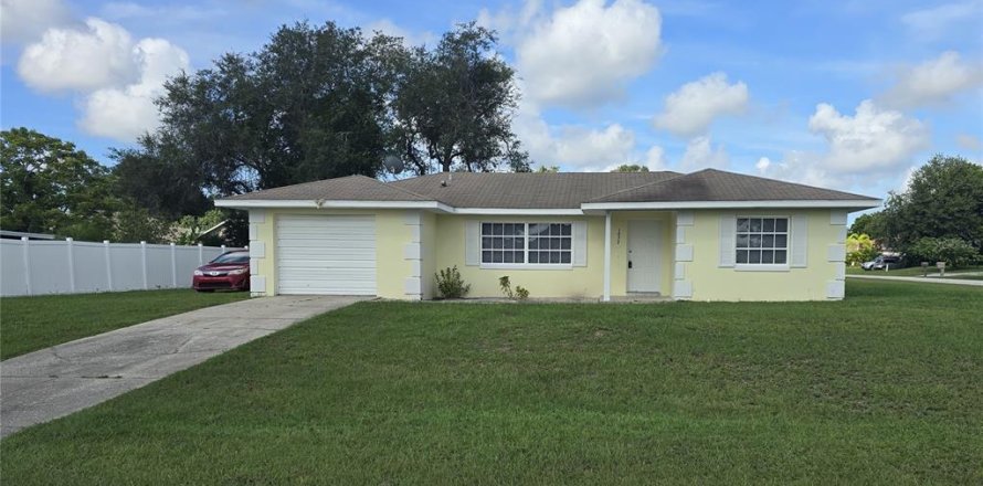 House in Deltona, Florida 2 bedrooms, 102.29 sq.m. № 1337565