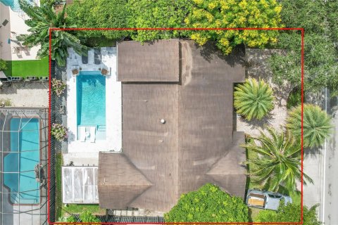 Casa en venta en Miami, Florida, 4 dormitorios, 188.96 m2 № 1400107 - foto 3