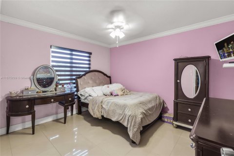 Casa en venta en Miami, Florida, 4 dormitorios, 188.96 m2 № 1400107 - foto 21