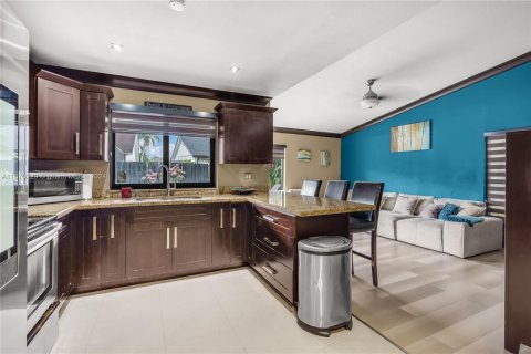 Casa en venta en Miami, Florida, 4 dormitorios, 188.96 m2 № 1400107 - foto 16