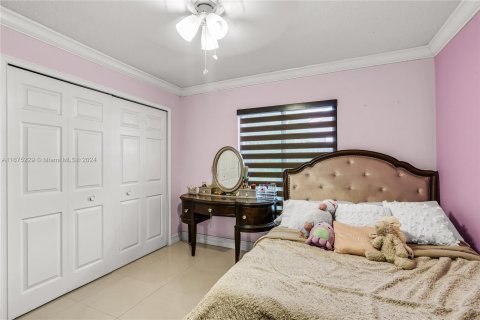 Casa en venta en Miami, Florida, 4 dormitorios, 188.96 m2 № 1400107 - foto 22