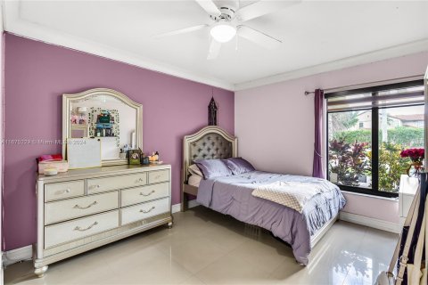 Casa en venta en Miami, Florida, 4 dormitorios, 188.96 m2 № 1400107 - foto 24