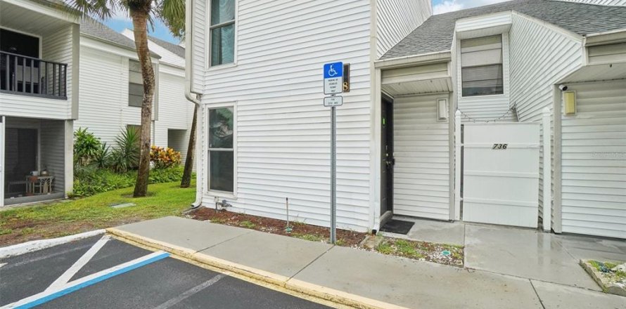 Townhouse in Tarpon Springs, Florida 3 bedrooms, 130.53 sq.m. № 1303395