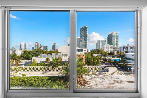 Condo in Miami Beach, Florida, 1 bedroom  № 1293174 - photo 19