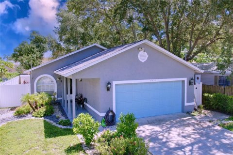 House in Saint Petersburg, Florida 3 bedrooms, 151.34 sq.m. № 1352983 - photo 12