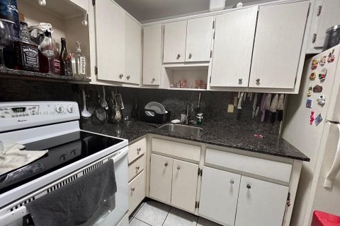 Condo in Miami Beach, Florida, 1 bedroom  № 1431502 - photo 4