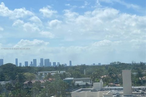 Condo in Miami Beach, Florida, 1 bedroom  № 1431502 - photo 11