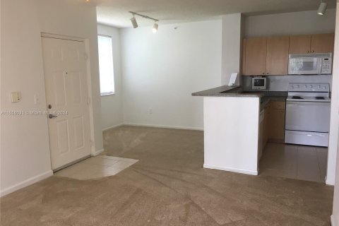 Condominio en alquiler en Tamarac, Florida, 1 dormitorio, 64.2 m2 № 1355351 - foto 3