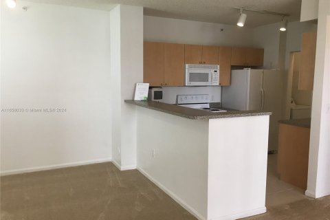 Condominio en alquiler en Tamarac, Florida, 1 dormitorio, 64.2 m2 № 1355351 - foto 8