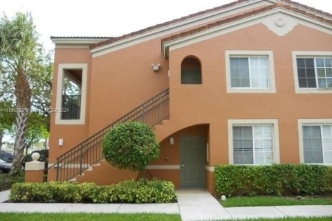 Condo in Tamarac, Florida, 1 bedroom  № 1355351 - photo 1