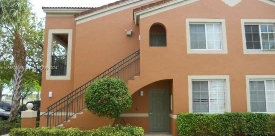 Condo in Tamarac, Florida, 1 bedroom  № 1355351