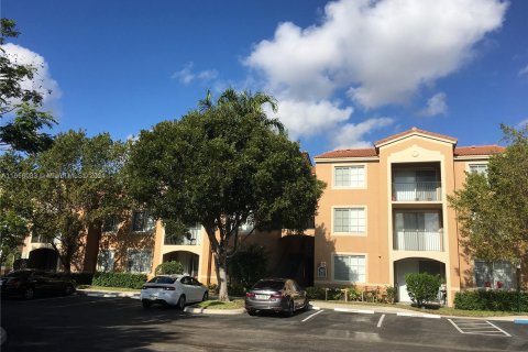 Condominio en alquiler en Tamarac, Florida, 1 dormitorio, 64.2 m2 № 1355351 - foto 10