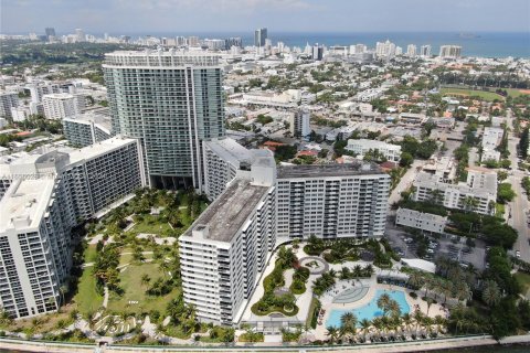 Condo in Miami Beach, Florida, 1 bedroom  № 1355348 - photo 13