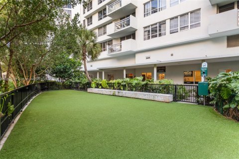 Copropriété à louer à Miami Beach, Floride: 1 chambre, 69.4 m2 № 1355348 - photo 2