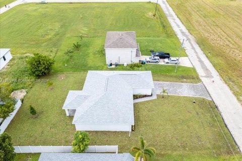 Villa ou maison à vendre à Cape Coral, Floride: 4 chambres, 164.16 m2 № 1402825 - photo 24