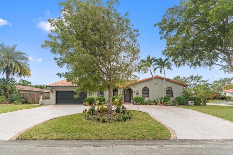 House in Coral Springs, Florida 5 bedrooms, 224.64 sq.m. № 994290 - photo 29