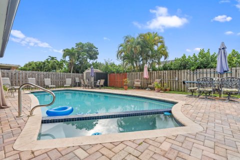 Villa ou maison à vendre à Coral Springs, Floride: 5 chambres, 224.64 m2 № 994290 - photo 1