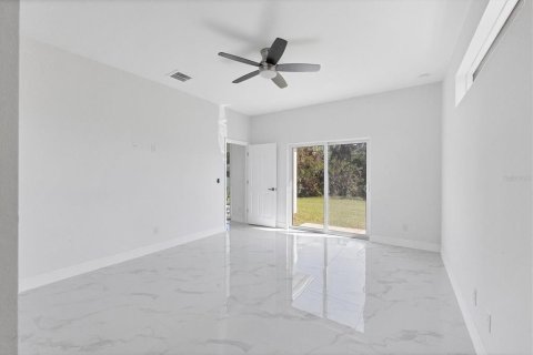 House in Port Charlotte, Florida 3 bedrooms, 131.09 sq.m. № 1422376 - photo 19