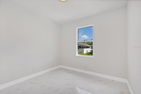 House in Port Charlotte, Florida 3 bedrooms, 131.09 sq.m. № 1422376 - photo 23