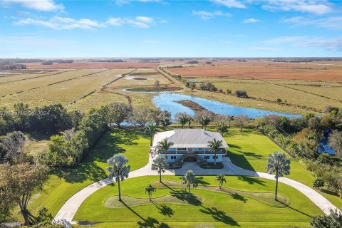 Villa ou maison à vendre à Stuart, Floride: 5 chambres, 506.32 m2 № 927340 - photo 7