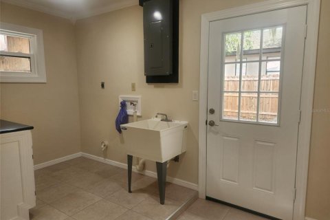 House in Orlando, Florida 3 bedrooms, 162.76 sq.m. № 1303077 - photo 15