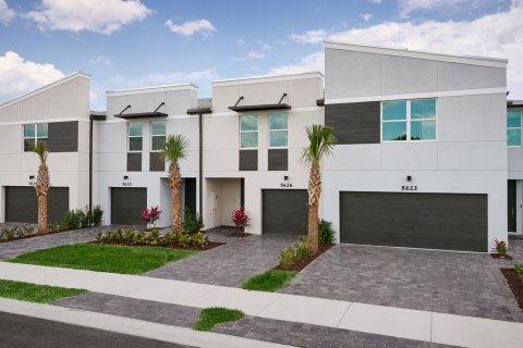 Townhouse in ENCLAVE AT MANGONIA PARK in West Palm Beach, Florida 3 bedrooms, 138 sq.m. № 132275 - photo 4