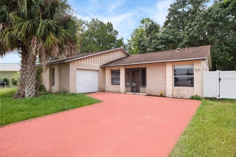 House in Kissimmee, Florida 3 bedrooms, 118.82 sq.m. № 1371111 - photo 2