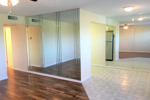 Condominio en venta en Pembroke Pines, Florida, 2 dormitorios, 88.54 m2 № 1152287 - foto 28