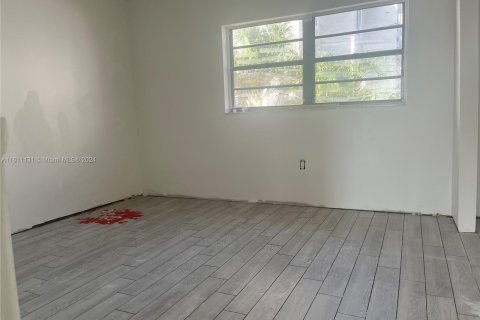 Immobilier commercial à vendre à Hialeah, Floride № 1233271 - photo 3