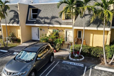 Touwnhouse à vendre à Boynton Beach, Floride: 2 chambres, 100.33 m2 № 887786 - photo 1