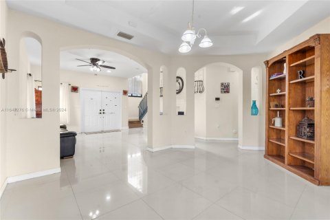 Villa ou maison à vendre à Miami, Floride: 4 chambres, 230.77 m2 № 1351876 - photo 12