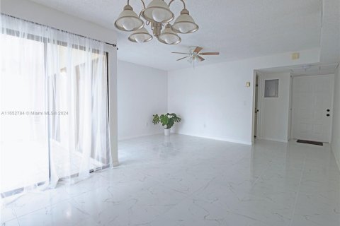 Copropriété à louer à Homestead, Floride: 1 chambre, 63.64 m2 № 1351924 - photo 5