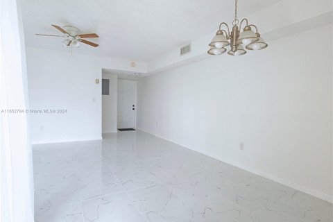 Condominio en alquiler en Homestead, Florida, 1 dormitorio, 63.64 m2 № 1351924 - foto 3